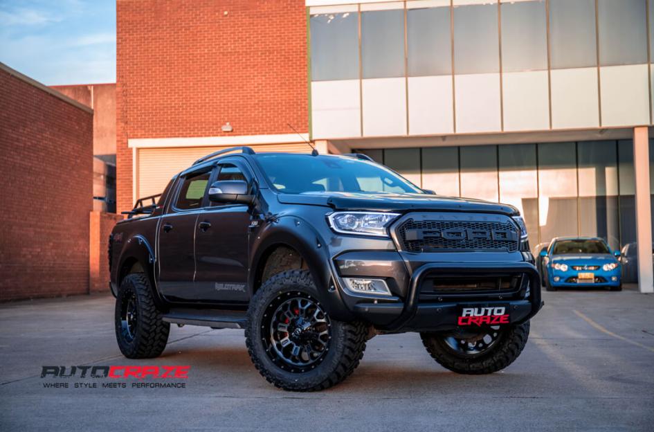 FORD RANGER CRUSH GLOSS BLACK DOUBLE DARK TINT